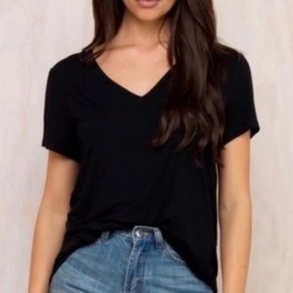 Cloth & Stone Black V-Neck T-Shirt Anthropologie Size Small Neutral Minimalist